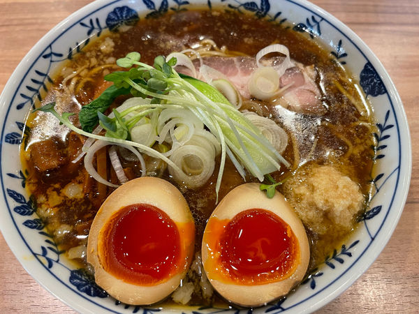 「生姜醤油ラーメン煮玉子(950円)」@Niiの写真