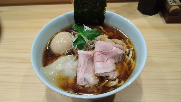 「特製中華そば(並)¥1100-」@自家製麺 ロビンソンの写真