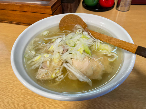 「葱油湯麺（ネギ入りラーメン）塩」@楽食中華 飛燕の写真
