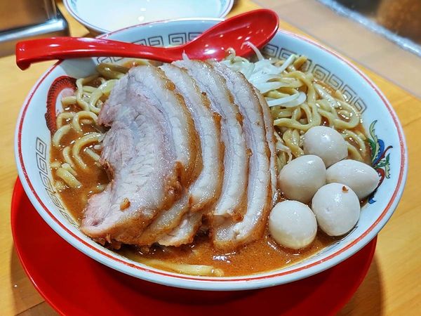 「味噌彦（大 豚５枚＋うずら５個）」@ラーメン豚彦 本店の写真