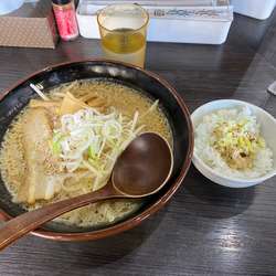味噌ラーメン、チャーシュー丼(ランチタイム)