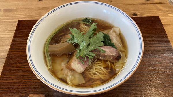 「わんたん入り醤油らぁ麺」@Ramen FeeLの写真