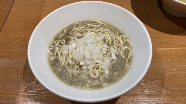 「朝限定 秋刀魚オイルのかけ中華蕎麦」@亀戸煮干中華蕎麦 つきひの写真