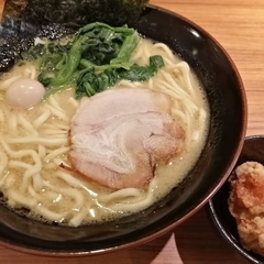 横浜家系ラーメン 壱角家 京急川崎店の画像