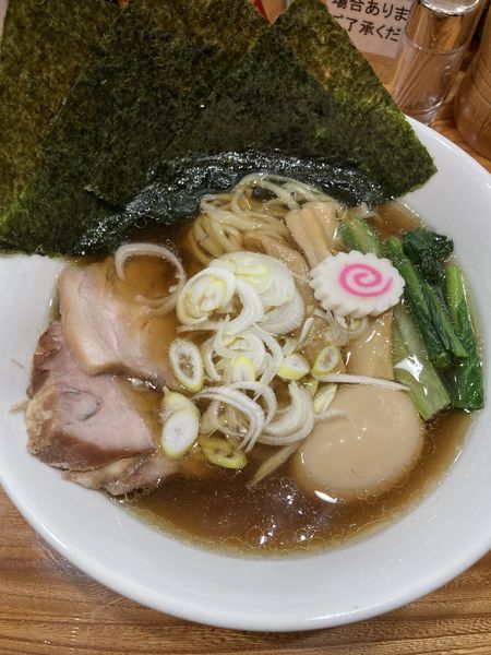 「特選らぁめん、中太麺」@神田らぁめん 悠の写真