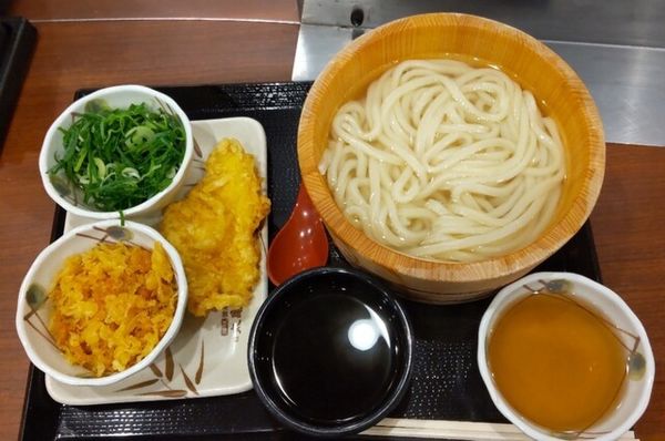 「釜揚げうどん半額１４０円」@丸亀製麺 米沢店の写真