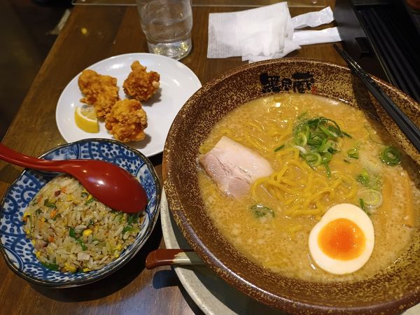 「無尽蔵ランチセット」@越後秘蔵麺 無尽蔵 京都二条家の写真