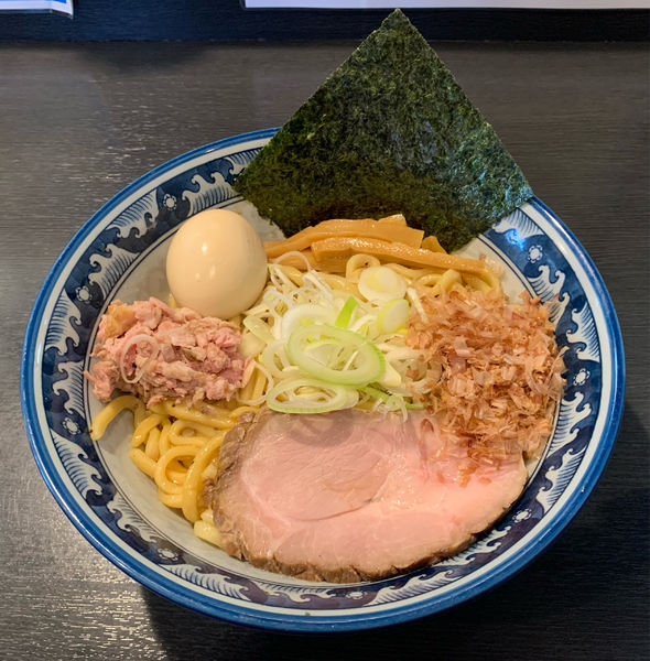 「油そば並+くん玉 ￥850+￥120」@油そば 兎に角 南守谷店の写真