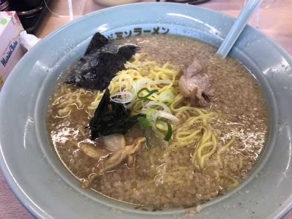 「ラーメン中(油多め) 730円」@ラーメンショップ 三芳町店の写真