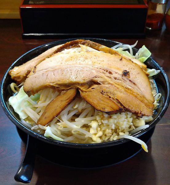 「醤油らーめん(中) 900円」@らーめん 雪松の写真