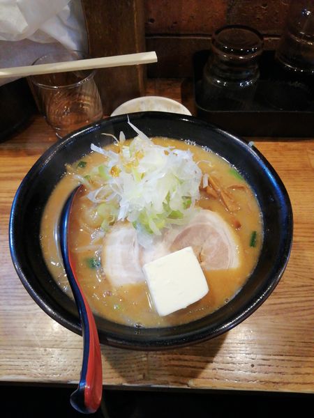 「味噌バター＋サービス半ライス　１０４０円」@麺処 花田 上野店の写真