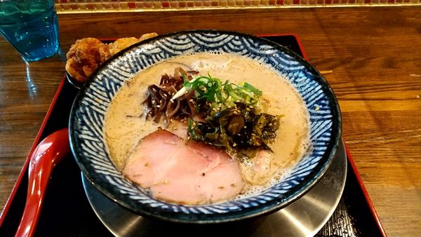 「煮干し豚骨醤油らーめん」@麺飯食堂 チャアヤの写真