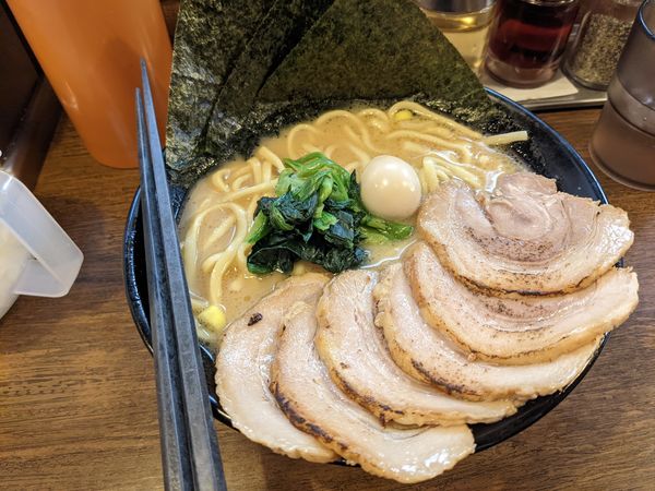 「チャーシュー麺（固め・濃め）+ライス」@濃厚豚骨ラーメン 濱虎家の写真