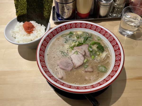 「熟成豚骨ラーメン700円」@らーめん 博多イチローの写真