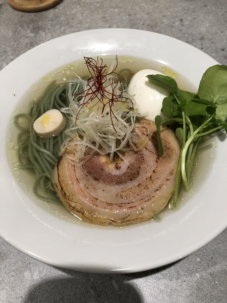 「白トリュフ塩ラーメン(名古屋コーチン味玉入れ)1265円」@BumBunBlauCafe with BeeHiveの写真