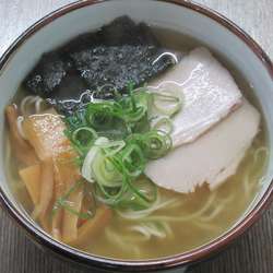 支那そば白・温（550円）