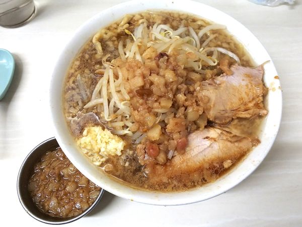 「ラーメン小　ニンニクアブラ　900円」@ラーメン荘 歴史を刻め 本店の写真