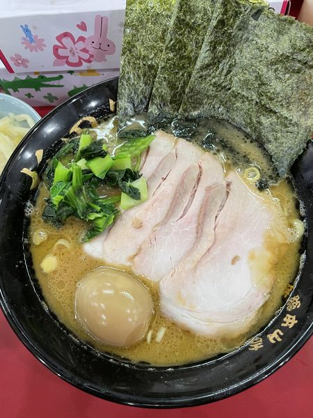 「チャーシューメン中＋味玉＋ライス¥1,180」@杉田家 千葉祐光店の写真