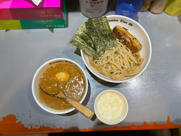 「濃厚辛ニボつけめん」@麺Dining Number Nine 09の写真
