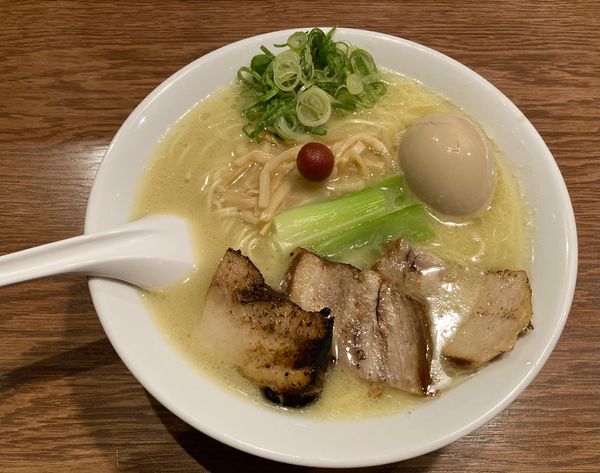「特製濃厚塩らぁ麺」@らぁ麺 善治の写真