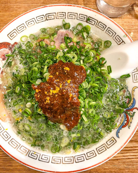 「でぶ雷SOBA +青ネギ」@博多ラーメン でぶちゃん 高田馬場本店の写真