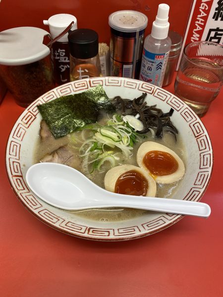 「長浜ラーメン(塩)+味玉」@長浜らーめんの写真