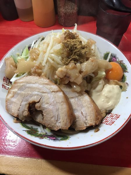 「まぜそば　豚一枚」@鷹の目 川口店の写真