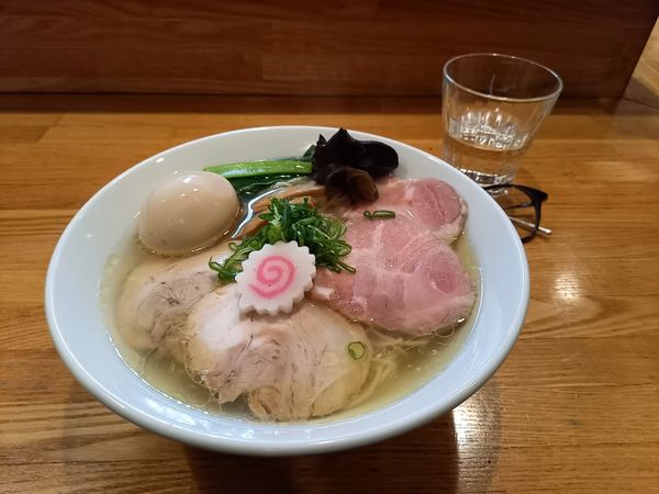 「特製軍鶏塩そば大(大盛無料)」@しなそば 天味の写真