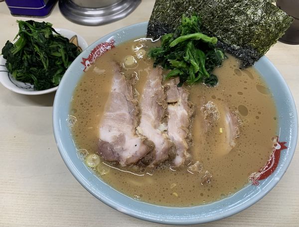 「チャーシューメン＋ホウレンソウ」@横浜ラーメン 町田家 町田本店の写真