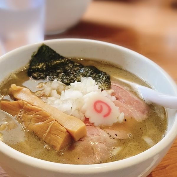 「煮干し中華そば」@煮干中華そば 鈴蘭 新宿店の写真