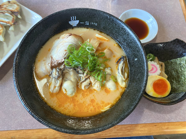 「牡蠣らーめん」@らーめん 一斗の写真