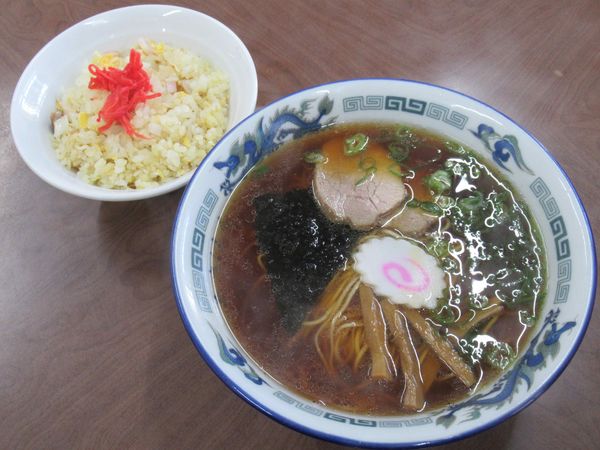 「ラーメン（500円）＋小チャーハン（300円）」@あさはらの写真