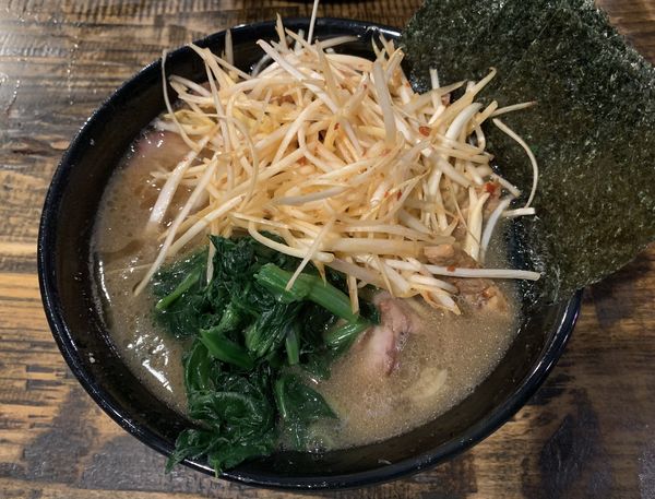 「ネギラーメン＋ほうれんそう」@家系ラーメン クックらの写真