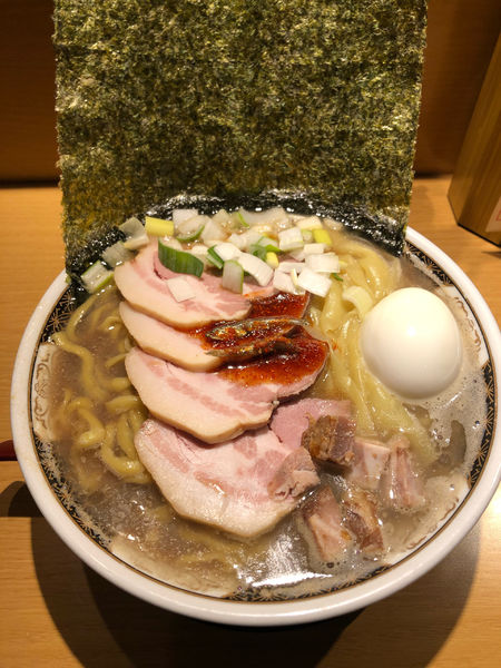 「ラーメン　特製」@すごい煮干ラーメン凪 西新宿7丁目店の写真