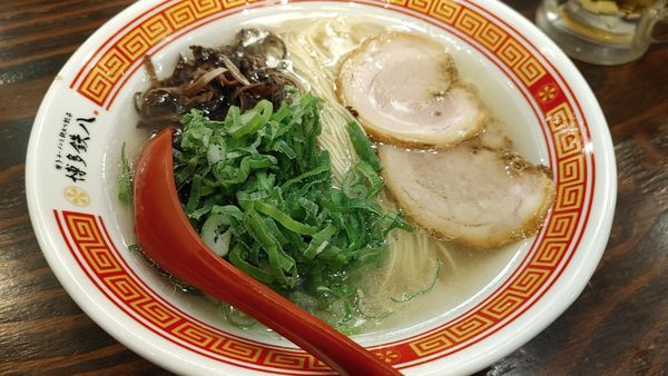 「ねぎ豚そば」@博多鉄八 松本つなぐ横丁店の写真