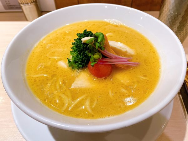 「鶏白湯醤油soba」@銀座 篝 Echika池袋店の写真