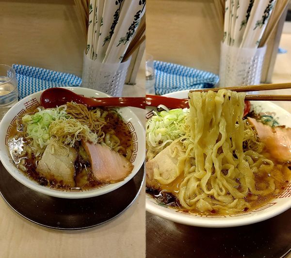 「『生姜そば(￥970)』を大盛で...」@食堂 七彩の写真