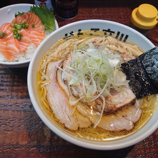 「SUSURUくんランチセット1200円、ビール350円」@元祖一条流がんこラーメン たま館分店の写真