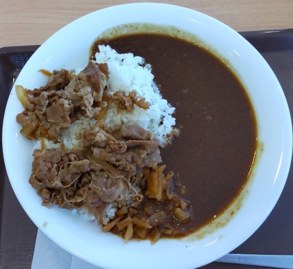 「牛カレー大盛８３０円」@すき家 287号長井店の写真