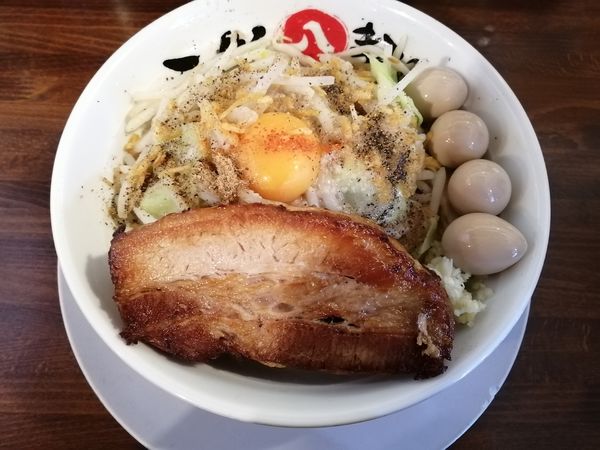 「男気まぜカレー うずらトッピング(4個)」@まるはち 春日井店の写真