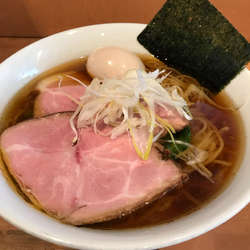 鷄醤油ラーメン（大）➕味玉