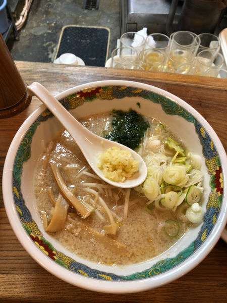 「ラーメン 麺半分 ニンニクありで」@特麺コツ一丁ラーメンの写真