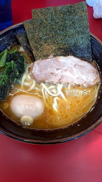 「ラーメン並➕味玉」@横浜ラーメン 相馬家の写真
