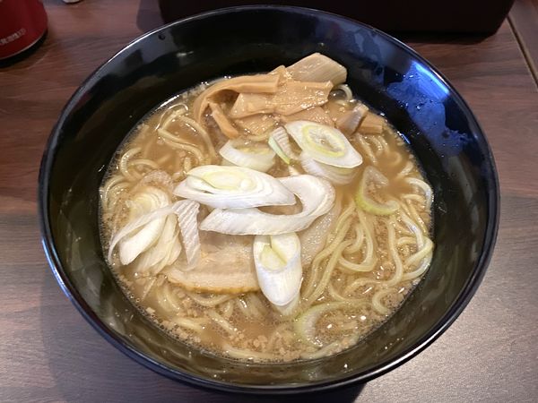 「濃厚とんこつ醤油ラーメン 630円 ※税抜き」@カラオケまねきねこ 桐生店の写真
