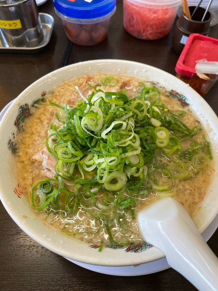 「豚骨醤油ラーメン 油多め」@来来亭 大橋店の写真