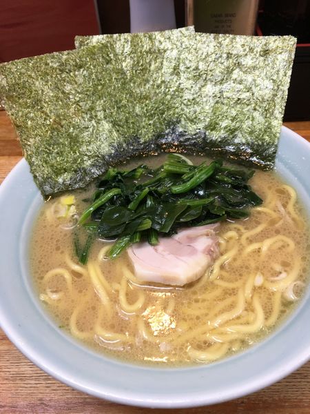 「ラーメン醤油　並　ほうれん草」@横浜ラーメン はま家の写真