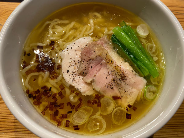 「地鶏中華そば」@麺処 図鑑の写真