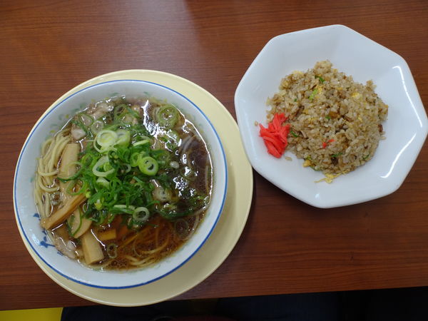 「ラーメンセット【ラーメン（並）＋チャーハン（小）】」@本家 第一旭たかばし 寺田店の写真