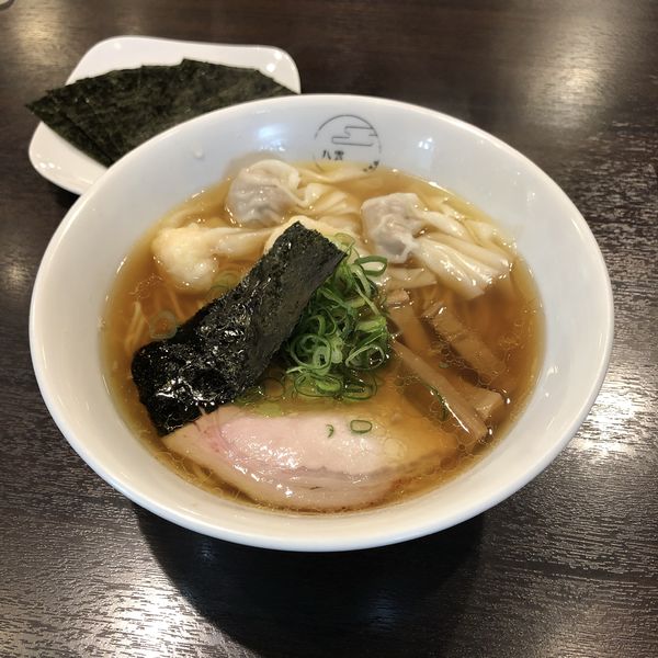 「特製ワンタン麺ハーフ（ミックス）＋のり」@八雲の写真