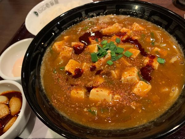 「麻婆豆腐カレーラーメン　半熟タマゴ旨辛にんにく」@CoCo壱番屋 大府共和店の写真